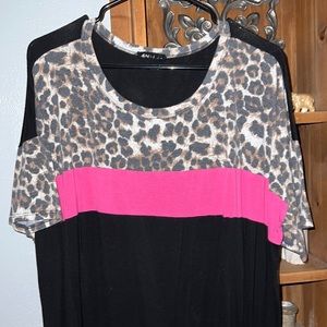 Soft leopard block tee